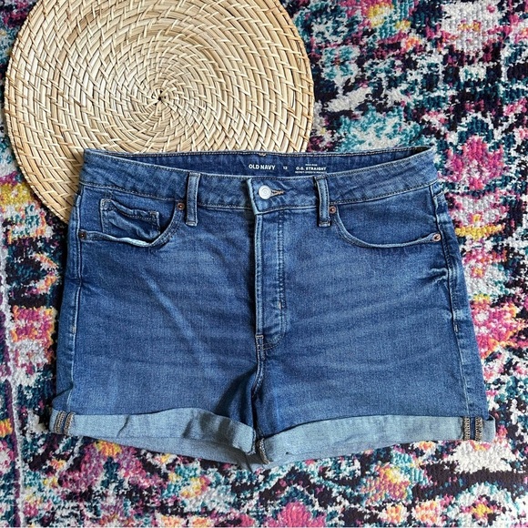 Old Navy High Rise OG Straight Cuffed Jean Shorts Size 12 Womens Blue - Picture 1 of 4
